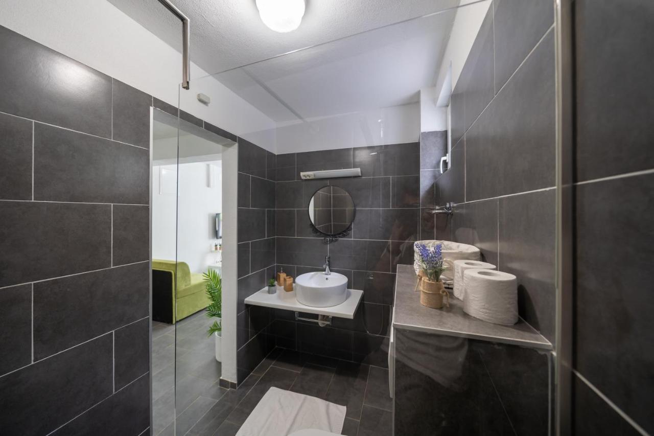 Holiday Apartments Amarilis Pakostane Luaran gambar