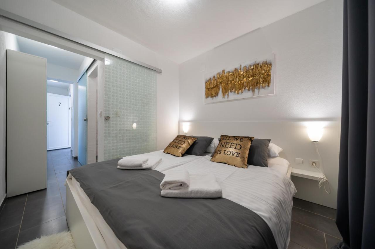 Holiday Apartments Amarilis Pakostane Luaran gambar