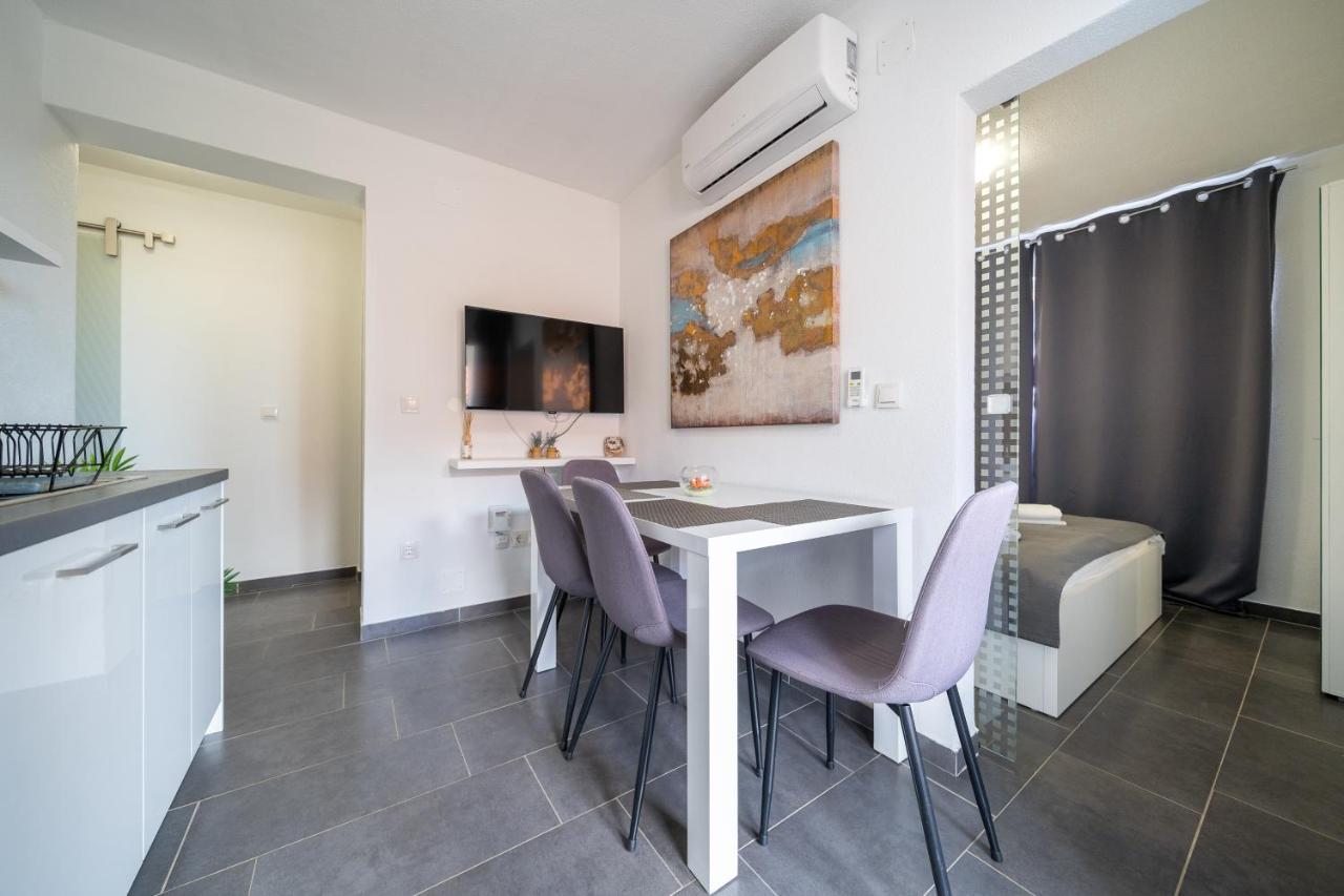 Holiday Apartments Amarilis Pakostane Luaran gambar