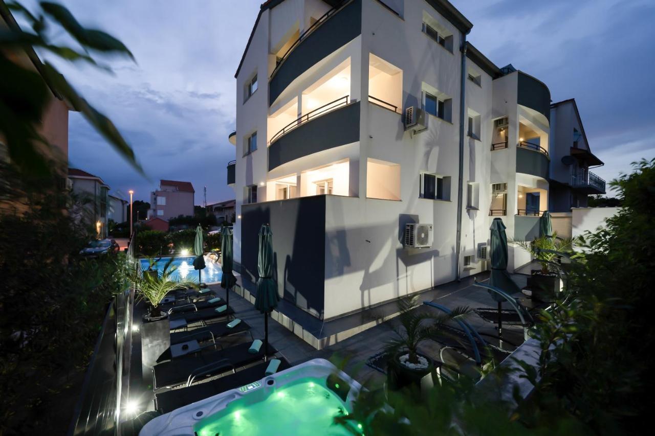 Holiday Apartments Amarilis Pakostane Luaran gambar