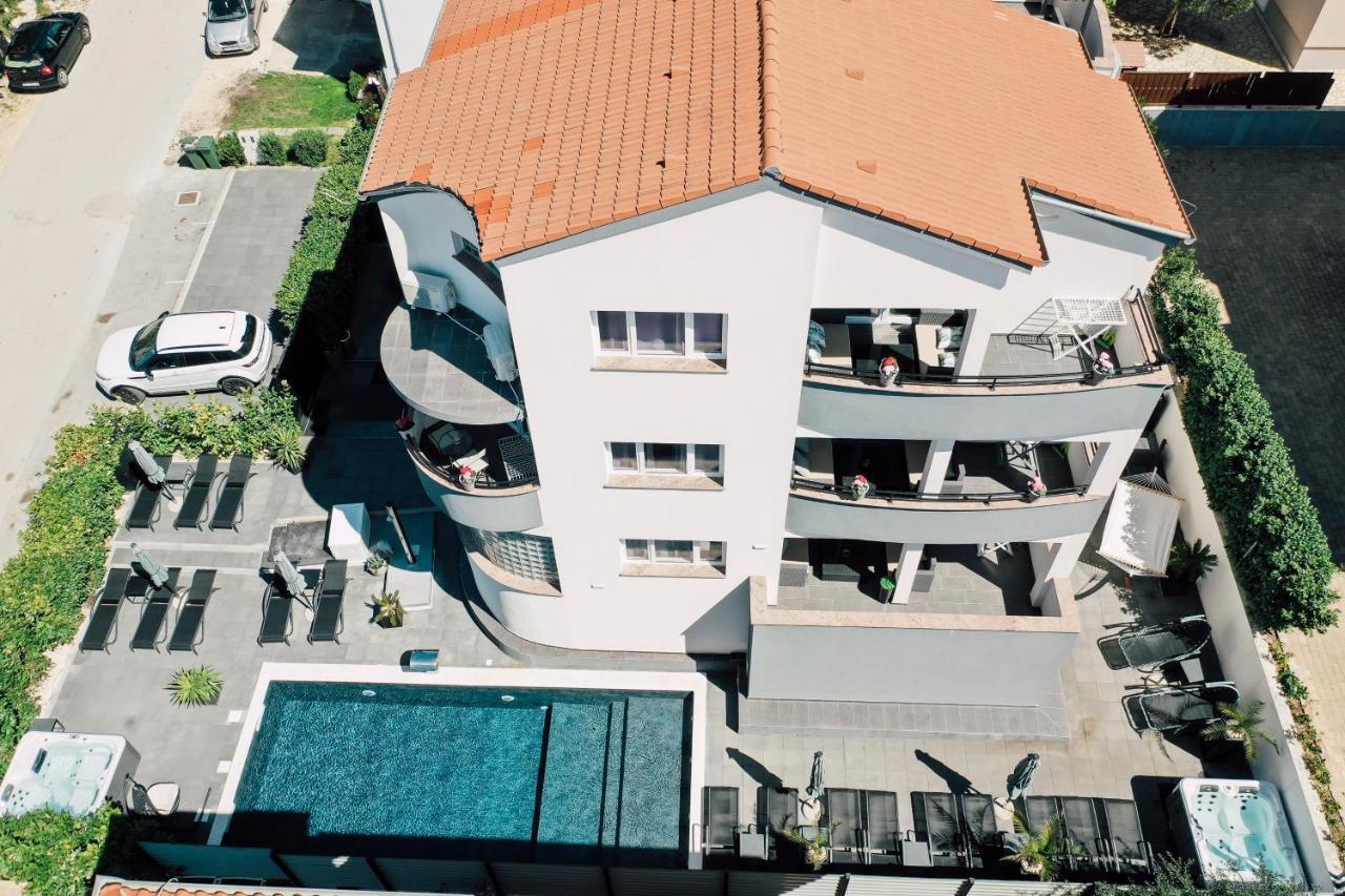 Holiday Apartments Amarilis Pakostane Luaran gambar