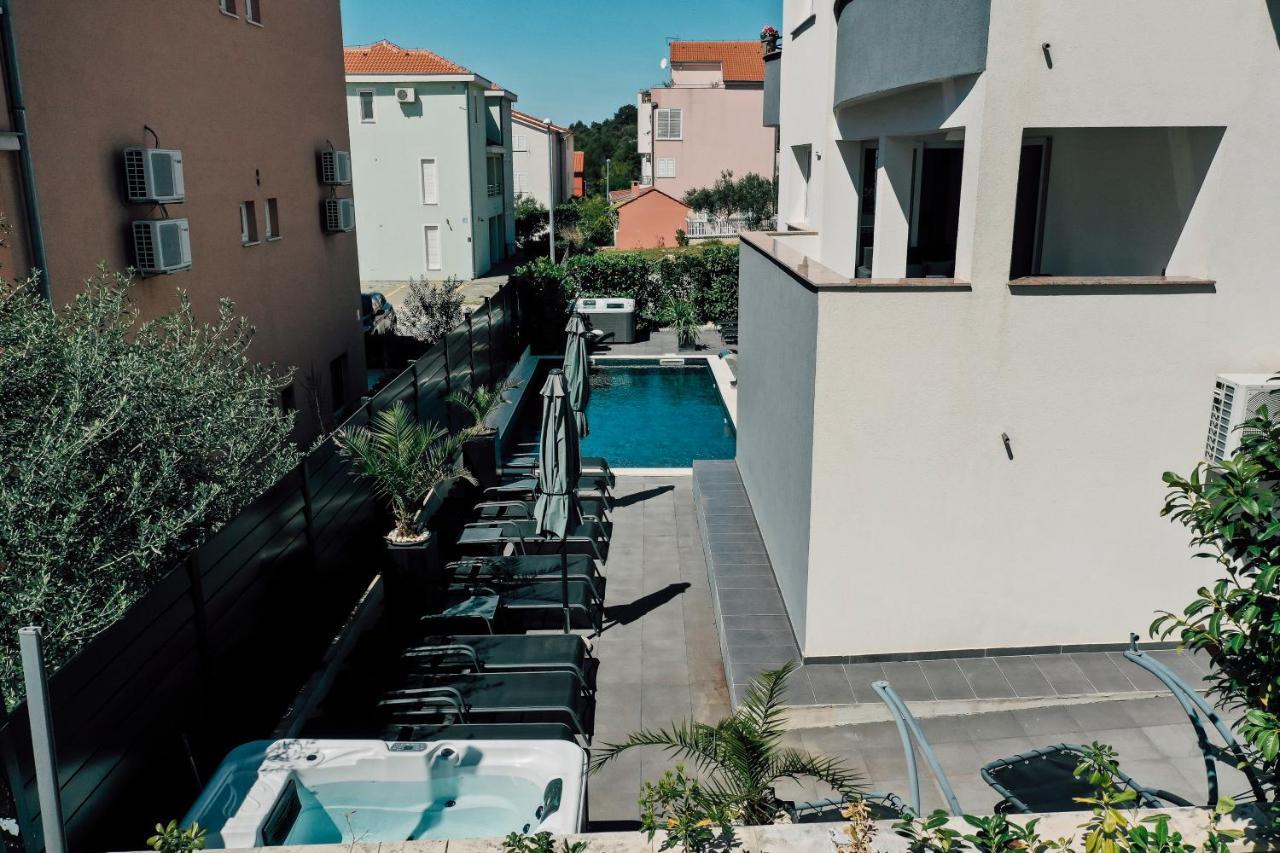Holiday Apartments Amarilis Pakostane Luaran gambar