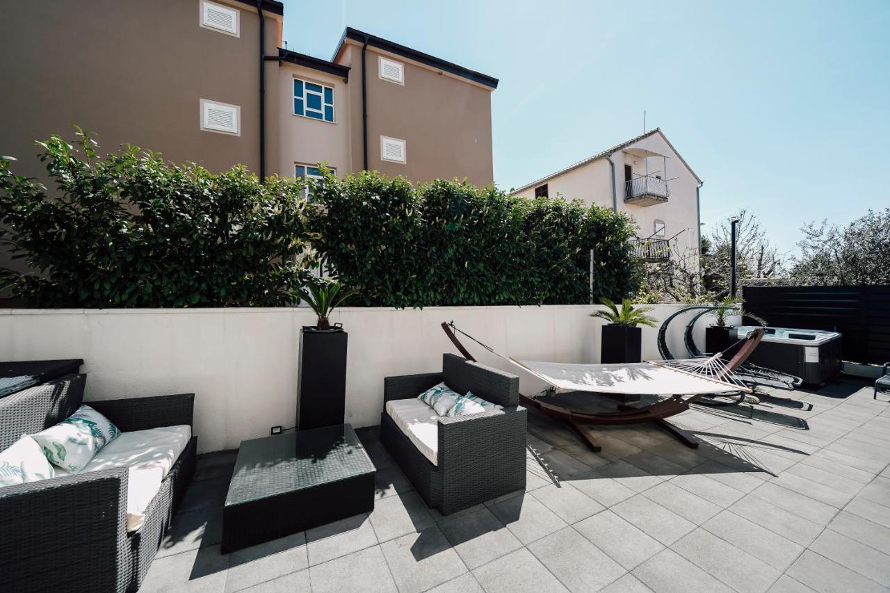 Holiday Apartments Amarilis Pakostane Luaran gambar