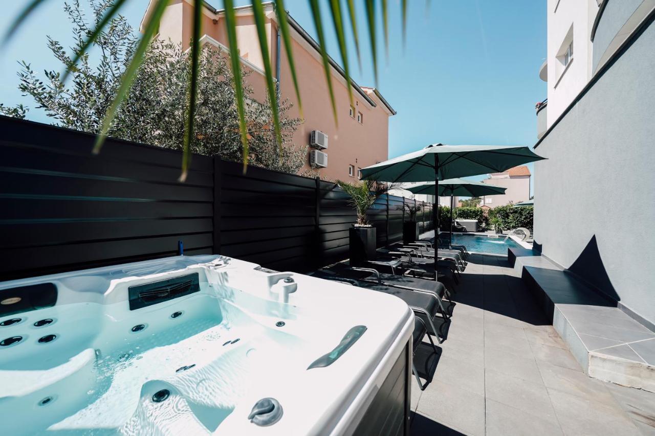 Holiday Apartments Amarilis Pakostane Luaran gambar